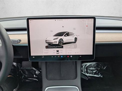 Used 2023 Tesla Model 3 Standard Range image 12