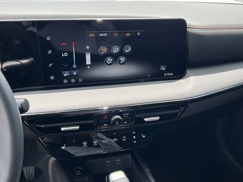 New 2026 Nissan Kicks SR w/ SR Premium Package FWD image 10