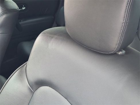 Used 2022 Nissan Armada SL w/ Captain's Chairs Package image 15