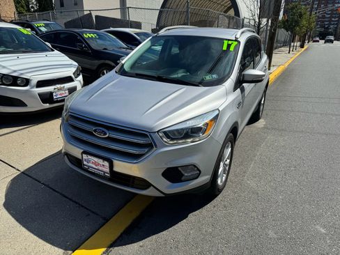 Used 2017 Ford Escape Titanium image 10