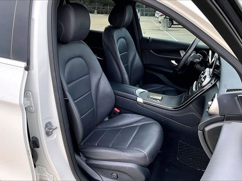 Used 2020 Mercedes-Benz GLC 300 image 8