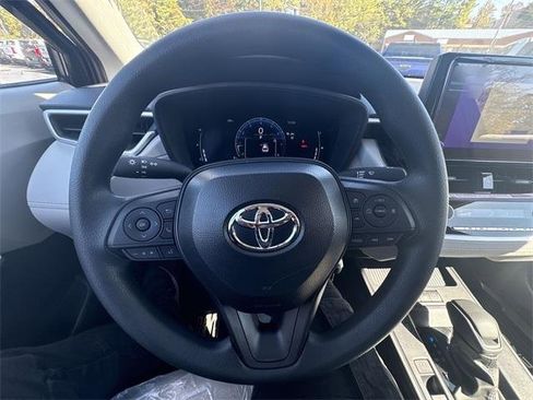 Used 2026 Toyota Corolla Cross L image 15