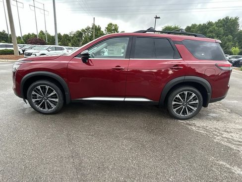 New 2026 Nissan Pathfinder Platinum w/ Lighting Package AWD/4WD image 4