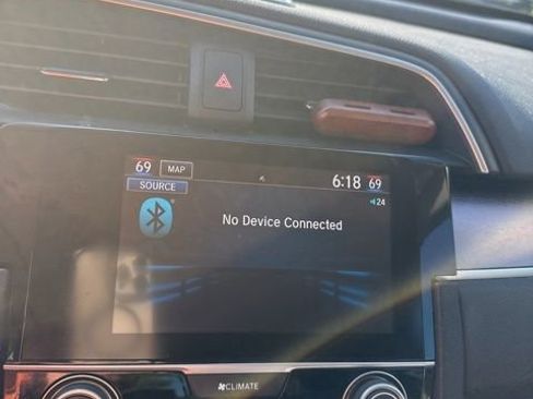 Used 2016 Honda Civic Touring image 9