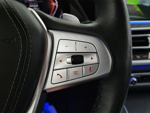 Used 2022 BMW X7 xDrive40i w/ Parking Assistance Package image 27