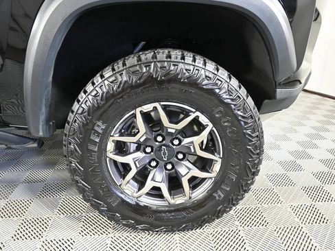 Used 2025 Chevrolet Colorado ZR2 AWD/4WD image 12