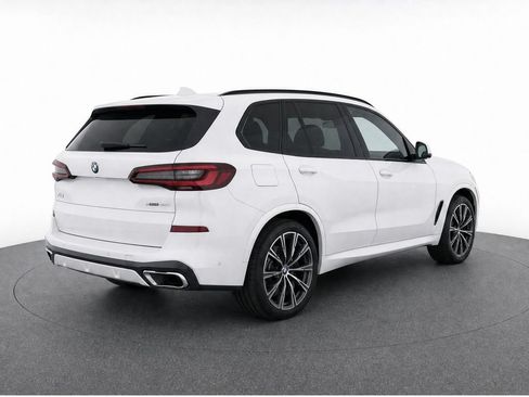 Used 2022 BMW X5 sDrive40i w/ M Sport Package RWD image 3