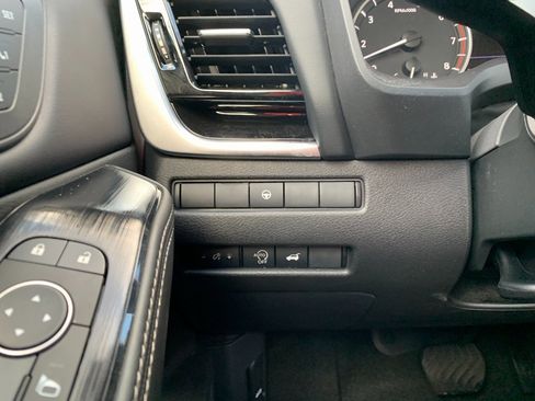 Used 2023 Nissan Rogue SL w/ SL Premium Package image 21