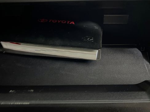 Used 2016 Toyota Camry SE image 34