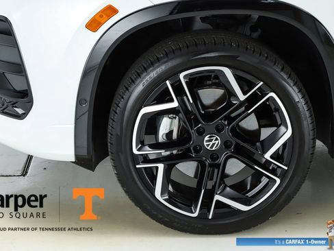 Used 2025 Volkswagen Tiguan SEL R-Line AWD/4WD image 44