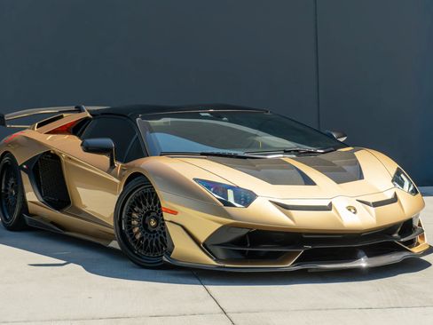Used 2020 Lamborghini Aventador SVJ AWD/4WD image 7