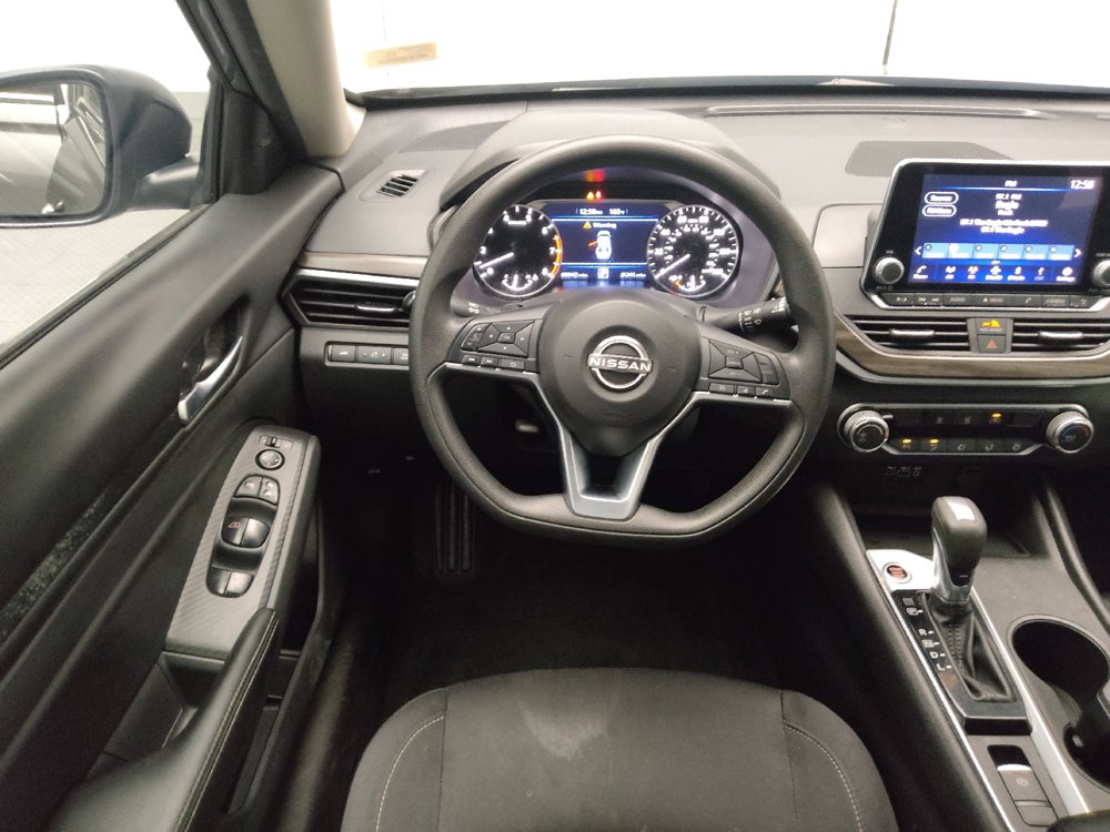 Used 2025 Nissan Altima 2.5 SV AWD/4WD image 22