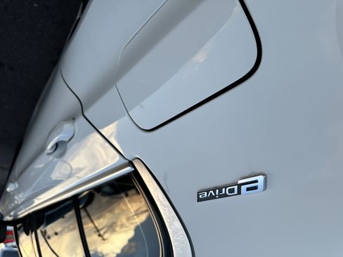 Used 2018 BMW 330e 330E IPERFORMANCE SEDAN 4D image 10