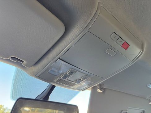 Used 2019 Volkswagen Atlas SE image 14