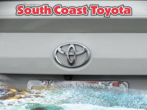 Used 2018 Toyota Corolla XSE image 9