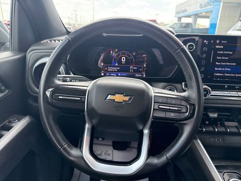 Used 2023 Chevrolet Colorado LT AWD/4WD image 17