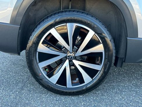 Used 2022 Volkswagen Taos SE image 45