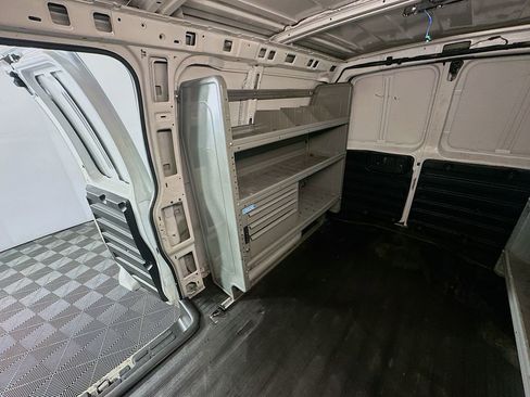 Used 2022 Chevrolet Express 2500 w/ Driver Convenience Package image 12