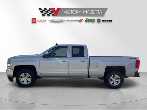 Used 2018 Chevrolet Silverado 1500 LT w/ LT Convenience Package image 2