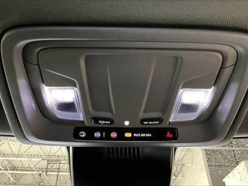 Used 2024 GMC Sierra 1500 Elevation image 38