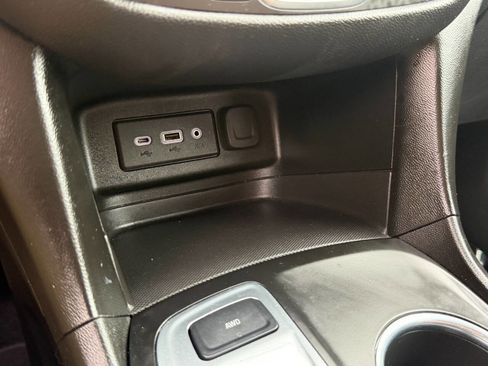 Used 2021 Chevrolet Equinox LT image 31