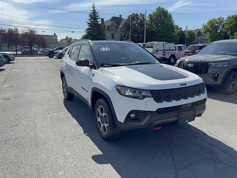 Used 2022 Jeep Compass Trailhawk AWD/4WD image 6
