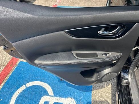 Used 2019 Nissan Rogue Sport SV w/ Technology Package FWD image 26