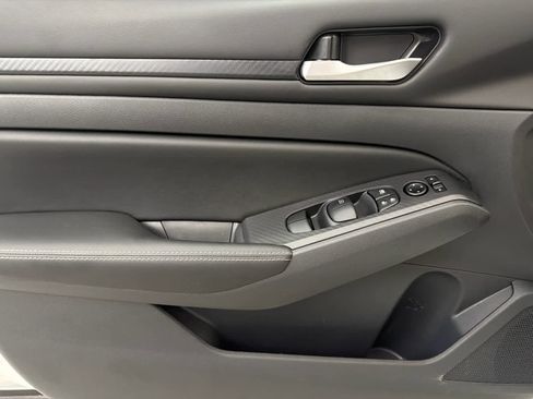 Certified 2024 Nissan Altima 2.5 SV w/ SV Premium Package FWD image 22