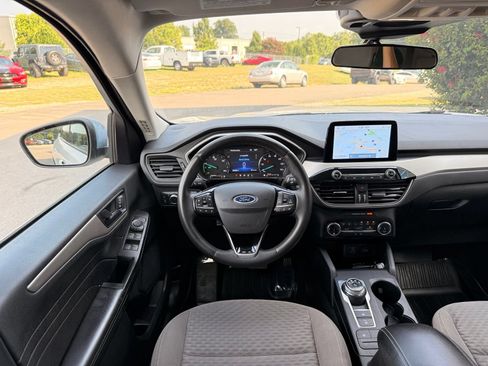 Used 2022 Ford Escape SE w/ Convenience Package FWD image 25