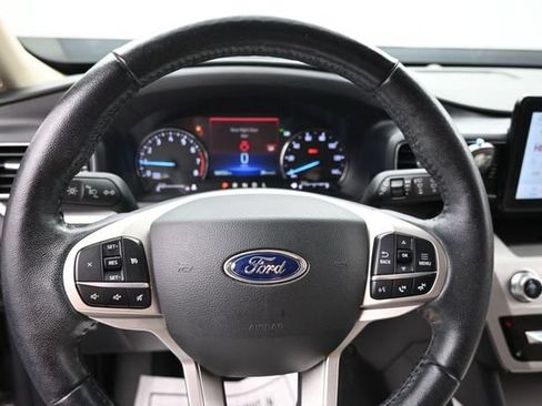 Used 2022 Ford Explorer XLT w/ Equipment Group 202A RWD image 21