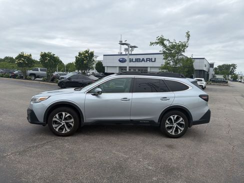 Used 2022 Subaru Outback Limited AWD/4WD image 17