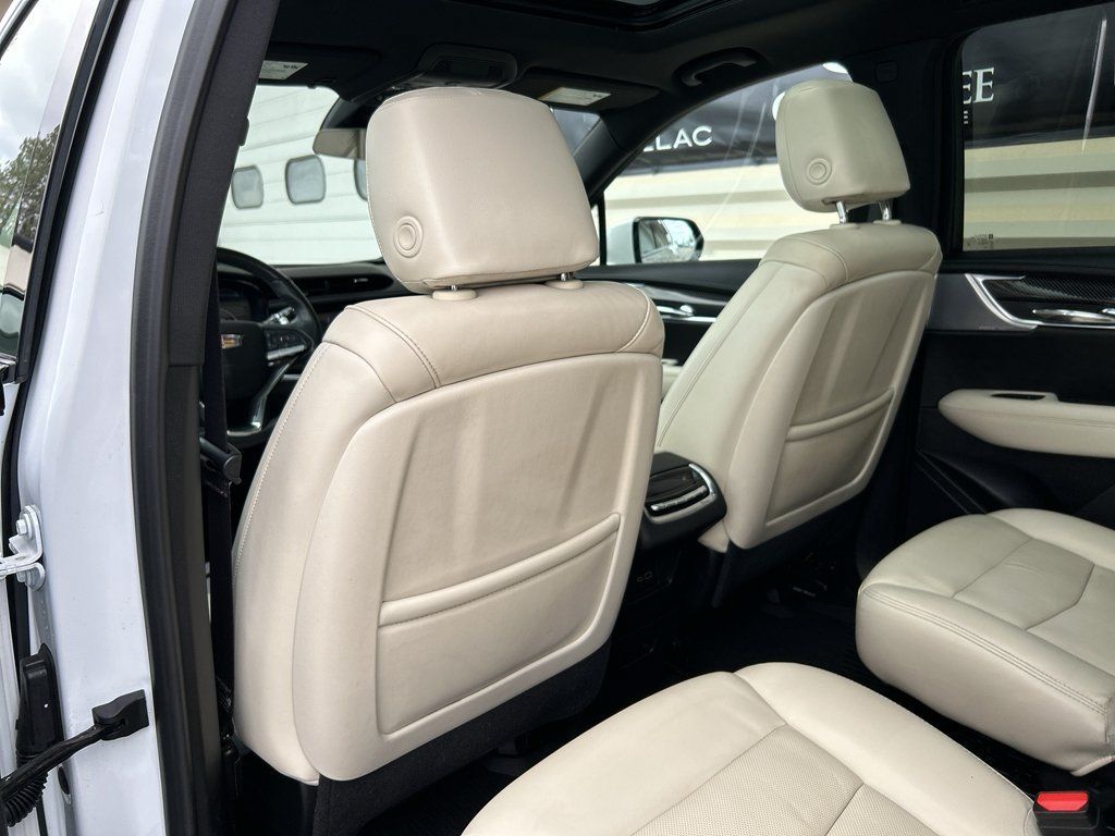 Used 2023 Cadillac XT6 Sport AWD/4WD image 13