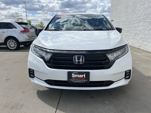 Used 2023 Honda Odyssey Sport image 2