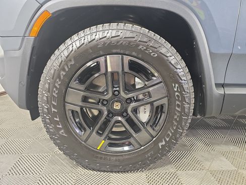 Used 2025 Rivian R1T Adventure AWD/4WD image 9