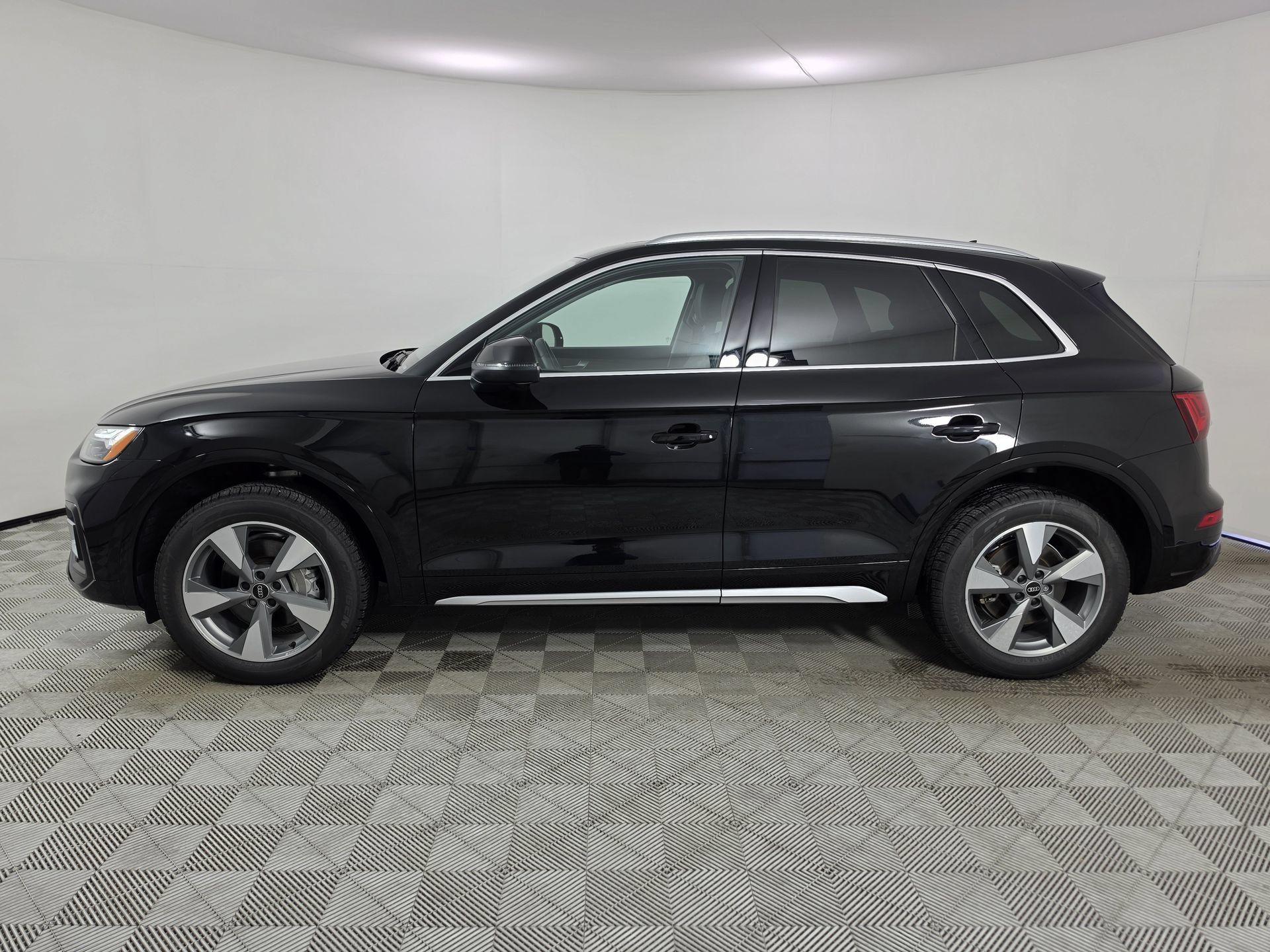 Certified 2024 Audi Q5 Premium AWD/4WD image 4