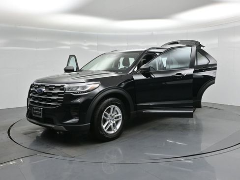 Certified 2025 Ford Explorer Active image 28