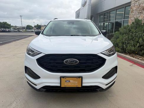 Certified 2022 Ford Edge SE w/ Black Appearance Package AWD/4WD image 2
