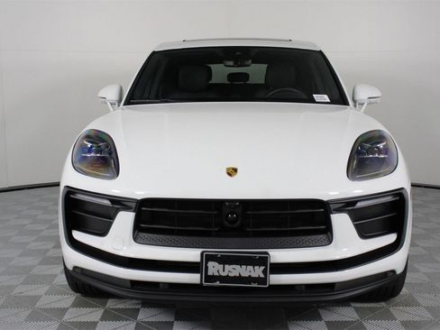 Used 2025 Porsche Macan image 10