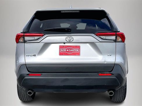 Used 2019 Toyota RAV4 LE image 6