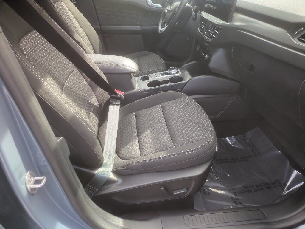 Used 2023 Ford Escape Active w/ Tech Pack #2 AWD/4WD image 21