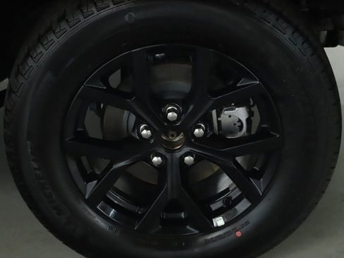 Used 2025 Jeep Grand Cherokee Altitude AWD/4WD image 39