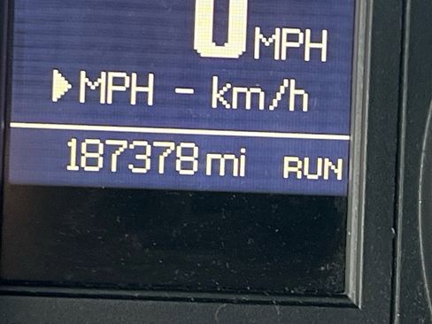 Used 2013 Chrysler Town & Country Touring image 15