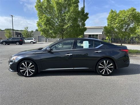 Certified 2019 Nissan Altima 2.5 Platinum image 5