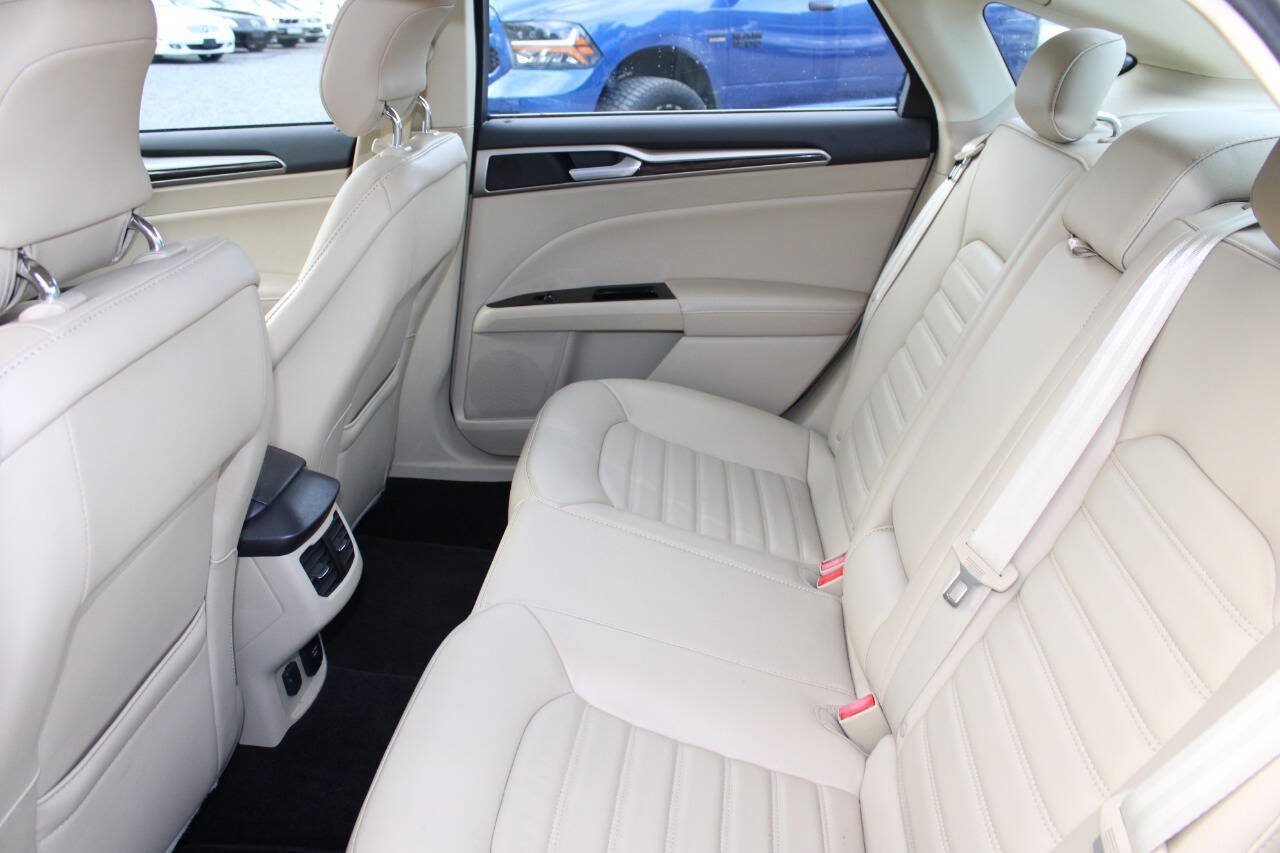 Used 2014 Ford Fusion SE w/ Equipment Group 502A FWD image 20
