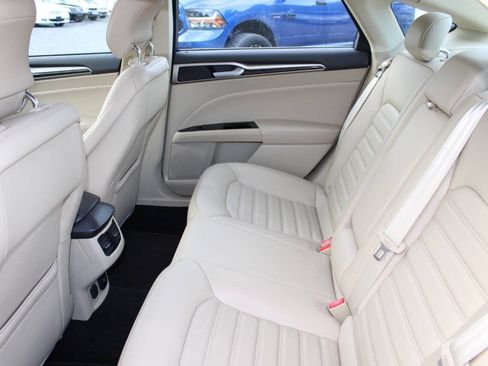 Used 2014 Ford Fusion SE w/ Equipment Group 502A FWD image 20