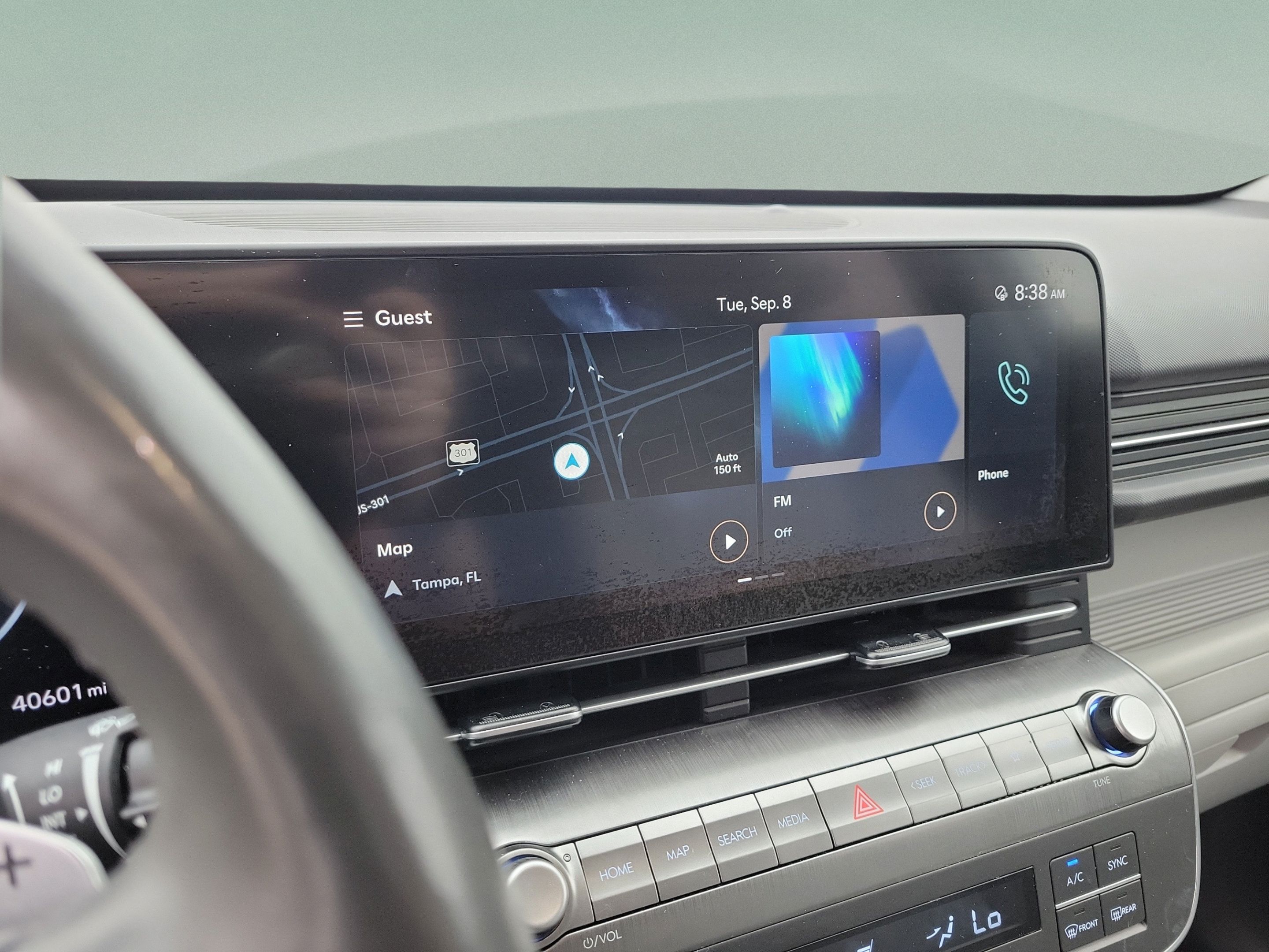 Used 2024 Hyundai Kona Limited FWD image 18