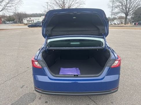 Used 2025 Toyota Camry LE image 17