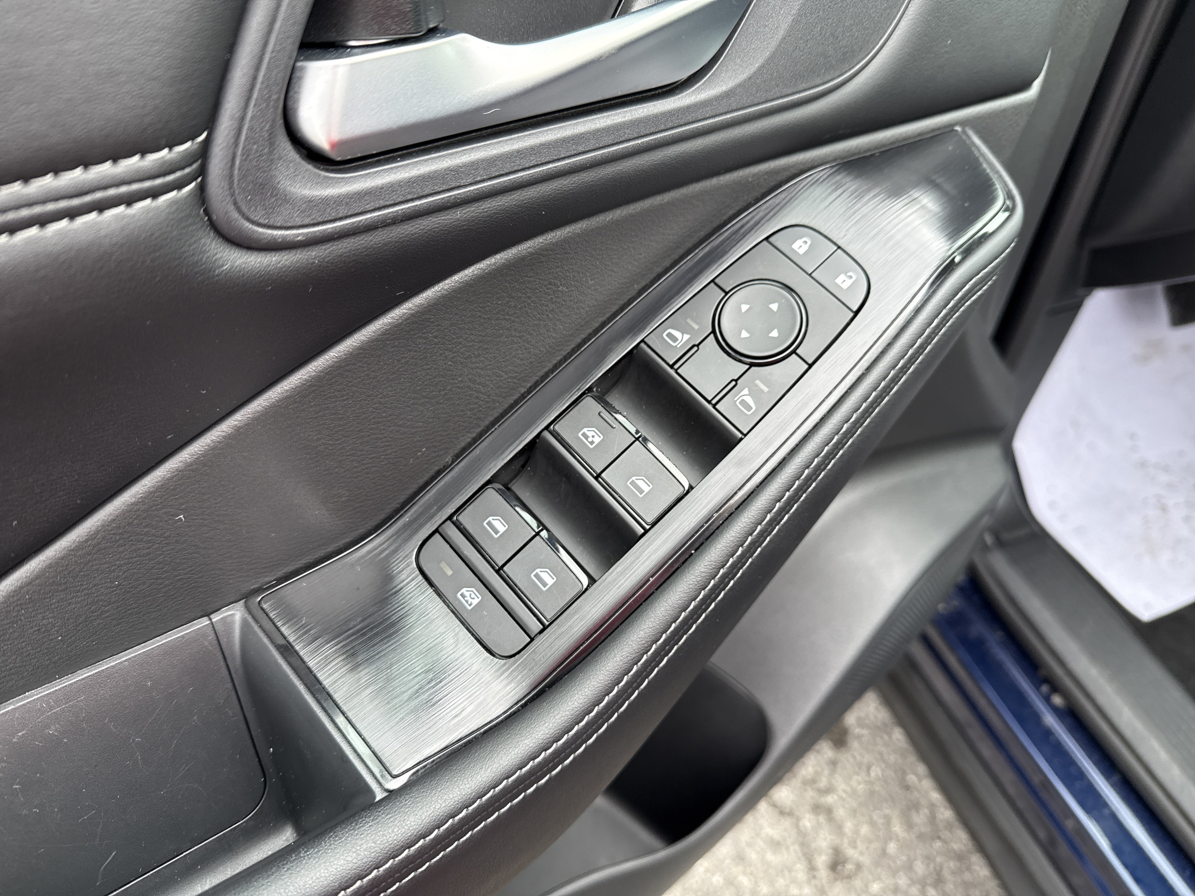Used 2026 Nissan Rogue SV w/ SV Premium Package AWD/4WD image 17
