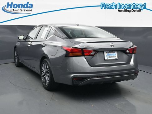 Used 2025 Nissan Altima 2.5 SV FWD image 7