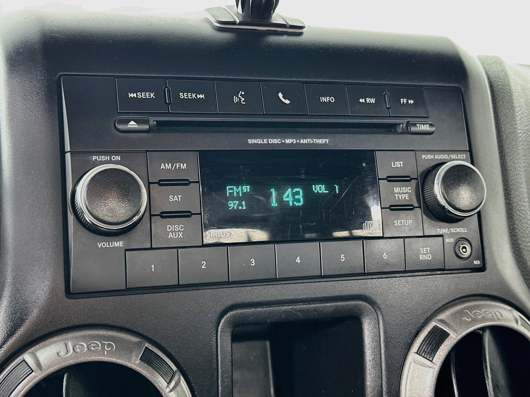 Used 2015 Jeep Wrangler Sport w/ Connectivity Group AWD/4WD image 12